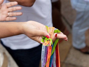 Salvador, Bahia, Brezilya - 28 Aralık 2018: Senhor do Bonfim Kilisesi 'nde yılın son Cuma gününü kutluyoruz.    
