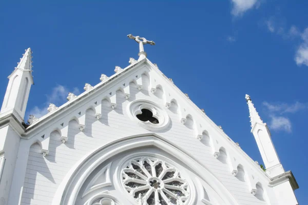 ブラジル バヒア州サルバドール2014年3月21日 1895年にネオゴシック様式で建てられたサグラダ ファミリア ドロテイアス礼拝堂のファサード ブラジルのバイーア州サルバドールにあります — ストック写真