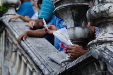 Praia 'daki Meryem Ana ziyafeti. Salvador, Bahia 'da binlerce inananın bir araya geldiği Katolik dini bir tezahürdür..
