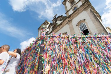 Salvador, Bahia, Brezilya - 28 Aralık 2018: Senhor do Bonfim Kilisesi 'nde yılın son Cuma gününü kutluyoruz.    