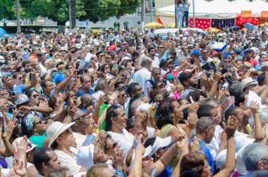 Conceicao da Praia Leydimizin ziyafeti. Salvador, Bahia 'da binlerce inananın bir araya geldiği Katolik dini bir tezahürdür..