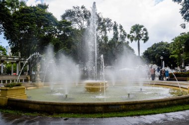 Salvador, Bahia, Brezilya - 19 Ekim 2014: Campo Grande Meydanı. Aynı zamanda Praca 2 de Julho olarak da bilinir. Brezilya 'nın bağımsızlığı için yapılan önemli savaşlara sahne olmuştur..