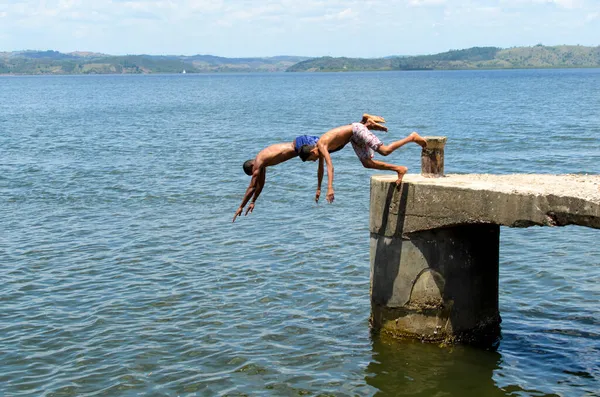 Cachoeira Bahia Brasil Noviembre 2014 Jóvenes Saltando Desde Cubierta Del — Foto de Stock
