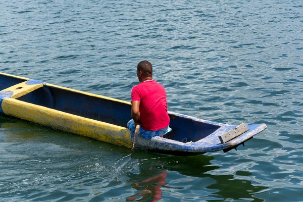 Cachoeira Bahía Brasil Noviembre 2014 Pescador Navegando Con Canoa Azul — Foto de Stock