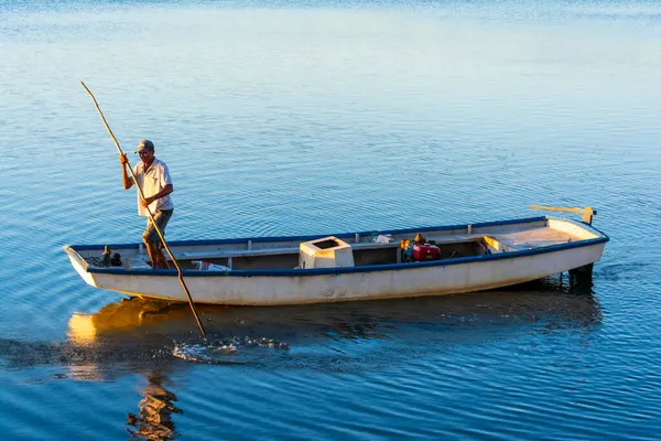 Cachoeira Bahia Brasil Novembro 2014 Pescador Navegando Com Sua Canoa — Fotografia de Stock