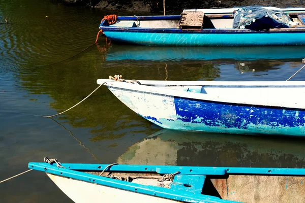 Canoas Coloridos Barcos Atracados Río Paraguacu Saubara Estado Brasileño Bahía — Foto de Stock