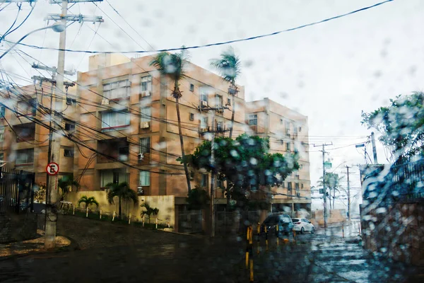 Vidro Molhado Vista Interior Carro Rua Com Edifícios Casas Salvador — Fotografia de Stock