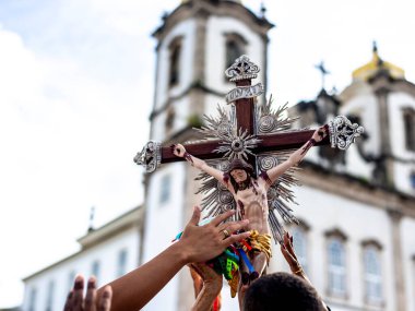 Salvador, Bahia, Brezilya - 28 Aralık 2018: Senhor do Bonfim Kilisesi 'nde yılın son Cuma gününü kutluyoruz.    