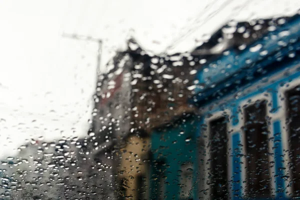 Verre Humide Vue Intérieure Rue Avec Des Bâtiments Des Maisons — Photo