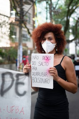 Salvador, Bahia, Brezilya - 19 Haziran 2021: protestocular Salvador kentinde Cumhurbaşkanı Jair Bolsonaro hükümetini protesto ettiler.