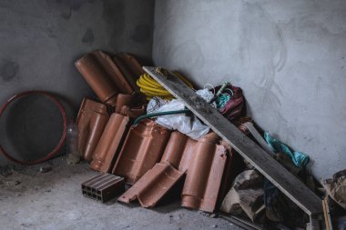Konut içinde inşaat malzemeleri ve yenileme. Camacari, Bahia, Brezilya.