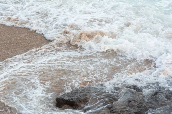 Praia Dan Rio Vermelho Gelen Deniz Dalgaları Açık Kumlara Vuruyor — Stok fotoğraf