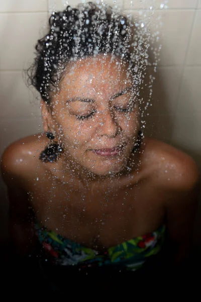 Portrait Une Femme Dans Salle Bain Lavant Salvador Bahia Brésil — Photo