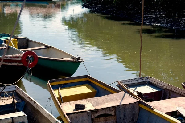 Kanus Und Bunte Boote Legen Auf Dem Paraguacu Fluss Saubara — Stockfoto