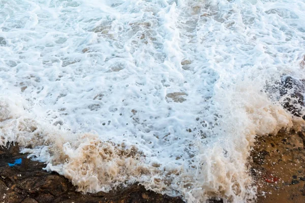 Praia Dan Rio Vermelho Gelen Deniz Dalgaları Açık Kumlara Vuruyor — Stok fotoğraf