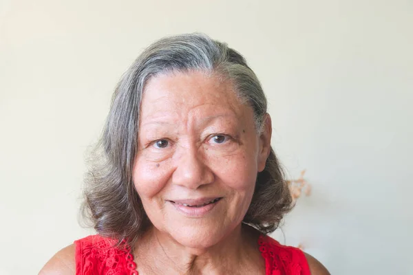 Retrato Cara Una Mujer Sobre Fondo Verdoso Claro Salvador Bahía — Foto de Stock