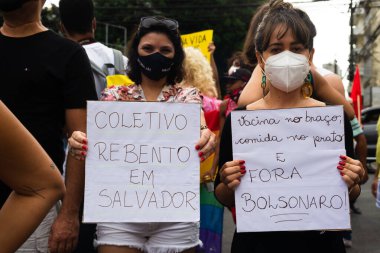 Salvador, Bahia, Brezilya - 3 Temmuz 2021: Brezilya Cumhurbaşkanı Jair Bolsonaro 'nun Salvador kentindeki hükümetini protesto etti.