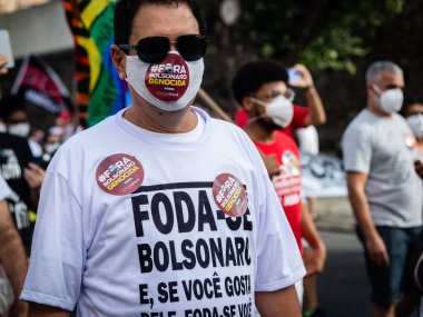 Salvador, Bahia, Brezilya - 19 Haziran 2021: protestocular Salvador kentinde Cumhurbaşkanı Jair Bolsonaro hükümetini protesto ettiler.