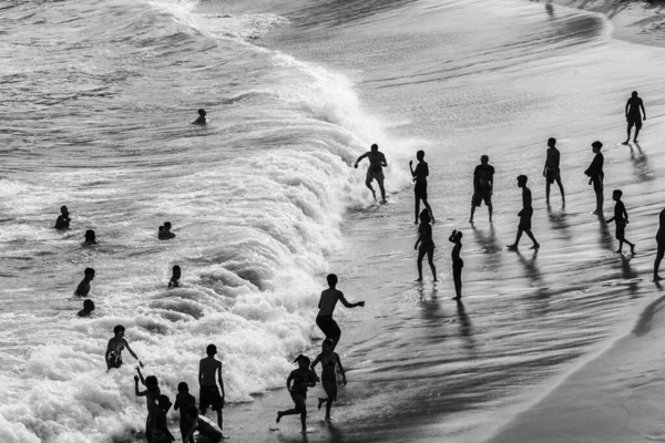 Salvador Bahia Brazilië Augustus 2021 Grote Groep Mensen Paciencia Strand — Stockfoto