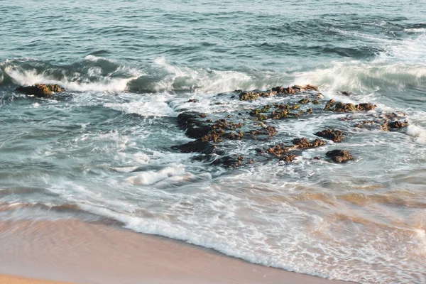 Las Olas Del Océano Estrellan Playa Salvador Bahía Brasil — Foto de Stock