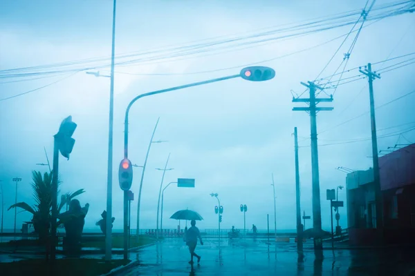 Das Straßenbild Blieb Bei Starkem Regen Einer Ampel Stehen Salvador — Stockfoto