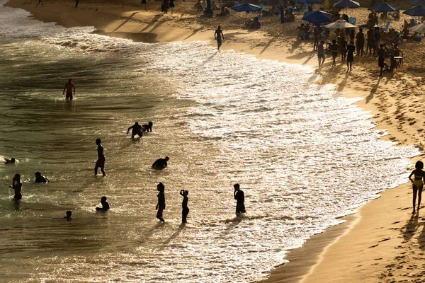 Salvador Bahia Brasil Agosto 2021 Grande Grupo Pessoas Praia Paciência — Fotografia de Stock