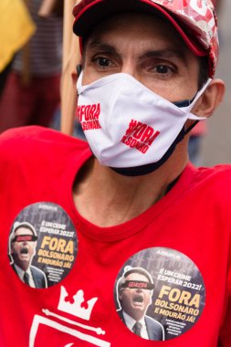Salvador, Bahia, Brezilya - 19 Haziran 2021: protestocular Salvador kentinde Cumhurbaşkanı Jair Bolsonaro hükümetini protesto ettiler.