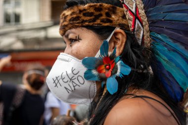 Salvador, Bahia, Brezilya - 19 Haziran 2021: protestocular Salvador kentinde Cumhurbaşkanı Jair Bolsonaro hükümetini protesto ettiler.