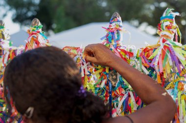 Salvador, Bahia, Brezilya - 4 Ocak 2019: Senhor do Bonfim Kilisesi, Salvador, Bahia 'ya gelecek yıl barış ve sağlık istemek için gitmek.