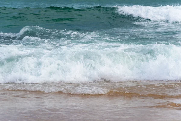 Olas Del Océano Rompiendo Las Arenas Famosa Playa Río Vermelho — Foto de Stock