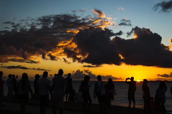 Dramatischer Sonnenuntergang Mit Dunkelgelben Wolken Der Stadt Salvador Bahia Brasilien — Stockfoto