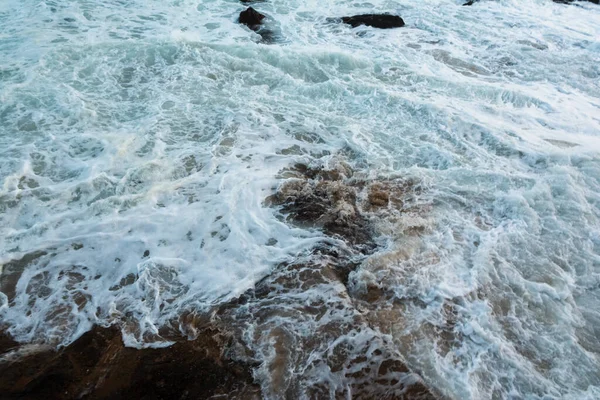 Praia Dan Rio Vermelho Gelen Deniz Dalgaları Açık Kumlara Vuruyor — Stok fotoğraf