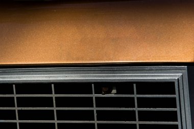 Salvador, Bahia, Brezilya 'da sergilenen klasik bir arabanın ön ızgarası..