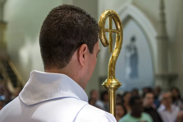 Salvador Bahia Brasil Noviembre 2015 Sacerdote Celebra Misa Dentro Iglesia —  Fotos de Stock
