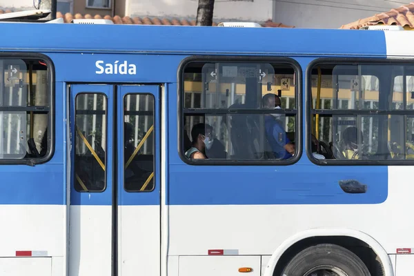 Salvador Bahia Brasil Octubre 2020 Personas Dentro Del Autobús Llevando — Foto de Stock