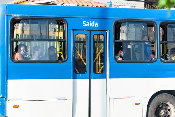 Salvador Bahia Brasil Octubre 2020 Personas Dentro Del Autobús Llevando —  Fotos de Stock