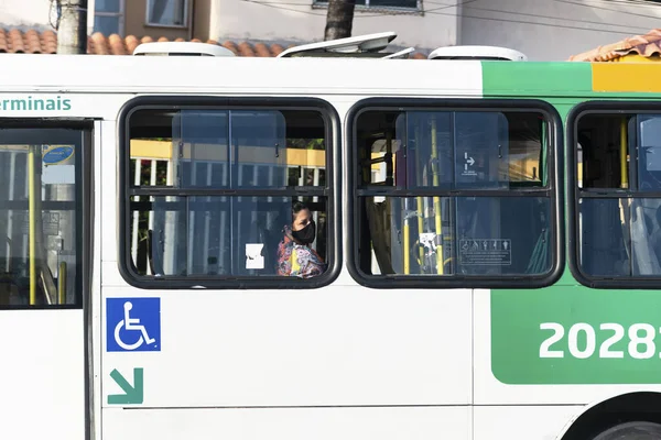 Salvador Bahia Brasil Octubre 2020 Personas Dentro Del Autobús Llevando — Foto de Stock