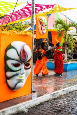 Maragogipe, Bahia, Brezilya - 04 Mart 2019: Carnaval de Maragojipe Brezilya 'nın Bahia eyaletinin Maragogipe şehrinde her yıl düzenlenen geleneksel bir karnaval festivali..