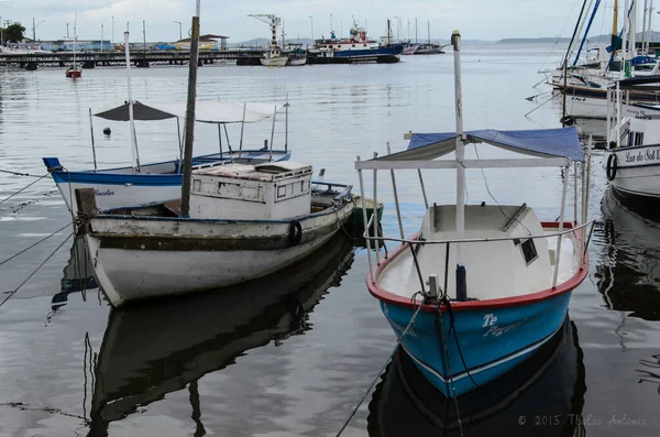 Salvador Bahia Brazylia Stycznia 2015 Łodzie Rybackie Wycieczkowe Zacumowane Porcie — Zdjęcie stockowe