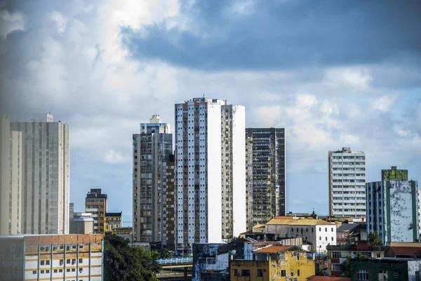 Vista Edificios Altos Contra Cielo Azul Con Nubes Salvador Bahía — Foto de Stock