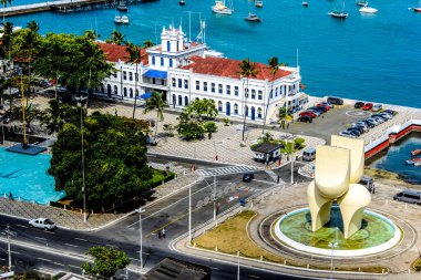 Salvador, Bahia, Brezilya - 16 Ocak 2015: Fonte da Rampa do Mercado Anıtı, Brezilyalı heykeltıraş Mario Cravo 'nun 13 Ocak 1970 tarihinde Salvador, Bahia, Brezilya' da yaptığı bir heykeldir..