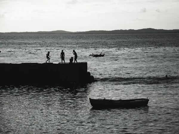 Salvador Bahia Brazil January 2019 Young People Jumping Pier Porto — Stock Photo, Image