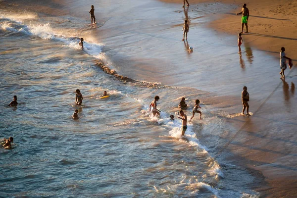 Salvador Bahia Brasil Setembro 2021 Grande Grupo Pessoas Praia Dia — Fotografia de Stock