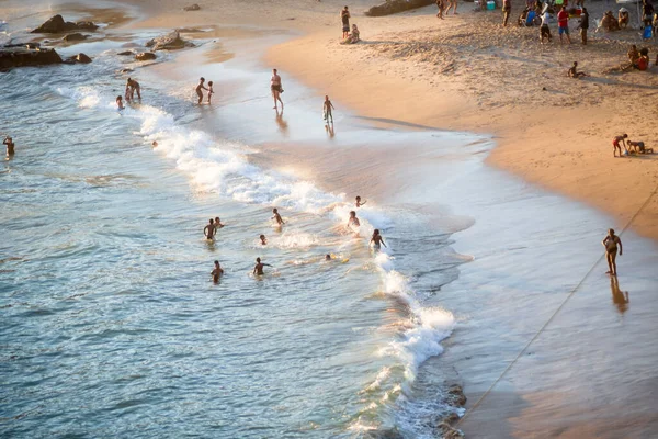 Salvador Bahia Brasil Setembro 2021 Grande Grupo Pessoas Praia Dia — Fotografia de Stock