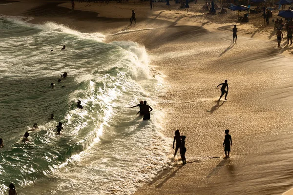 Salvador Bahia Brasil Agosto 2021 Grande Grupo Pessoas Praia Paciência — Fotografia de Stock