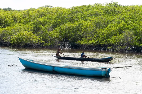 Maragogipinho Bahia Brésil Juin 2018 Deux Pêcheurs Assis Canot Pagayant — Photo