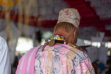 Brezilya 'nın Bahia kentindeki Santo Amaro da Purificao kentindeki bir terreiro' da dini bir kutlama sırasında Candomble dininin üyeleri görülüyor..