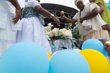  Brezilya 'nın Bahia kentindeki Santo Amaro da Purificao kentindeki bir terreiro' da dini bir kutlama sırasında Candomble dininin üyeleri görülüyor..