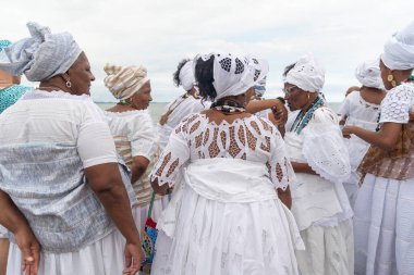 Brezilya 'nın Bahia kentindeki Santo Amaro da Purificao kentindeki bir terreiro' da dini bir kutlama sırasında Candomble dininin üyeleri görülüyor..