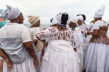 Brezilya 'nın Bahia kentindeki Santo Amaro da Purificao kentindeki bir terreiro' da dini bir kutlama sırasında Candomble dininin üyeleri görülüyor..